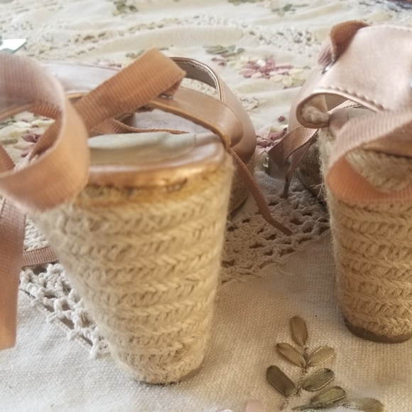 Rose Gold wedge espadrilles - Picture 6 of 6